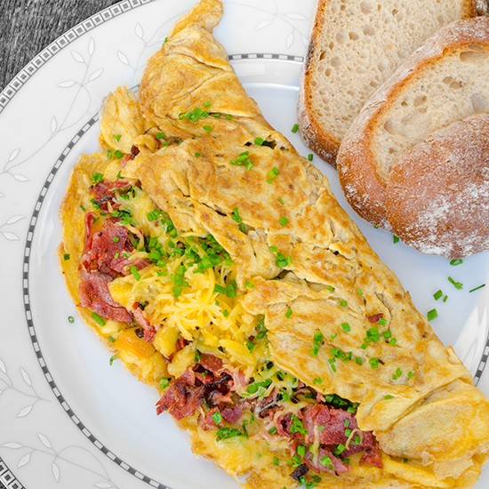Omelet with veggies and meat